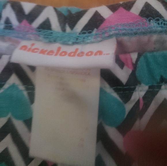 Girls Chevron & Hearts 4T Leggings - Picture 2 of 4